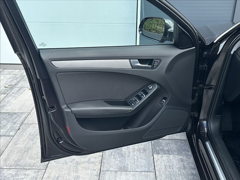 Audi A4 3,0 TDI 204PS  Ambiente A/T - fotka 12 z 53