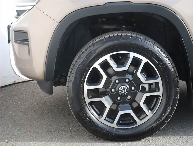 Volkswagen Amarok (2025) V6 3.0 TDI, V6,177KW,7536KM - fotka 15 z 22
