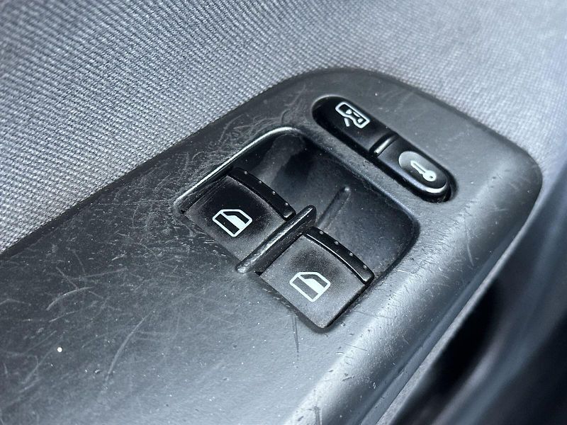 Škoda Octavia (2008) Combi 1.9 TDI Tour - fotka 16 z 24