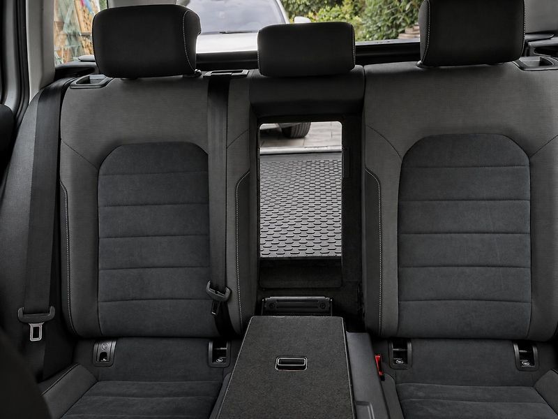 Volkswagen Golf (2013) Golf VII Variant Highline 1.4  - fotka 12 z 19