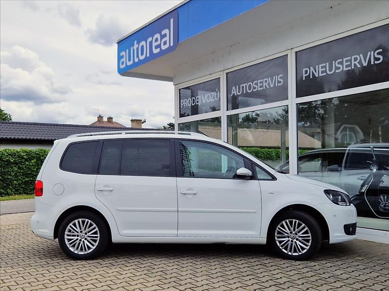 Volkswagen Touran 2,0 TDI 7MÍST VÝHŘEV KLIMA - fotka 6 z 26