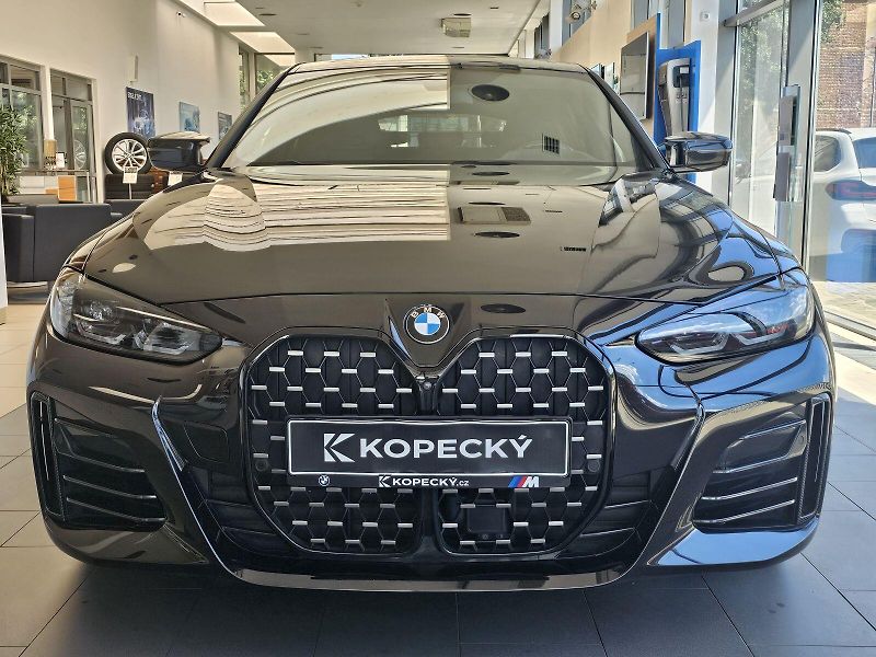 BMW Řada 4 M440i xDrive - fotka 2 z 36