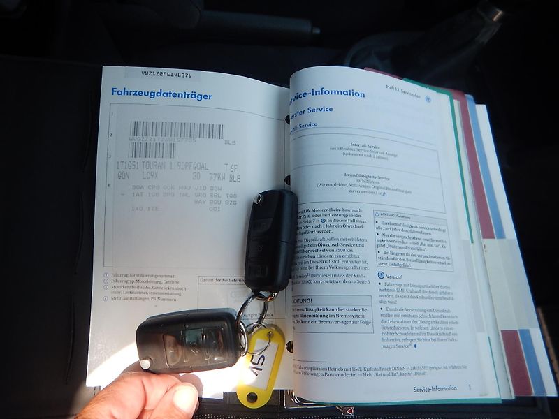 Volkswagen Touran 1.9 TDI, 7 MÍST, TAŽNÉ - fotka 27 z 33