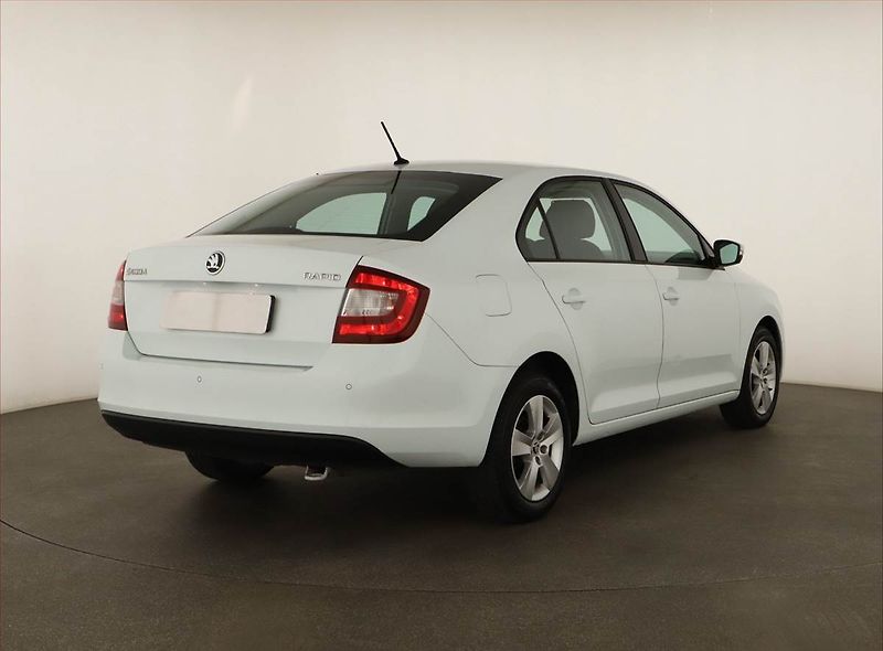 Škoda Rapid (2017) 1.0 TSI, Park. senzory - fotka 5 z 13