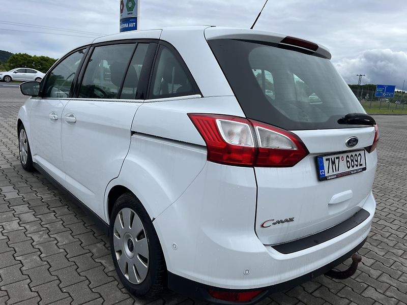 Ford Grand C-MAX (2017) 2.0 TDCI-110kW - fotka 7 z 15