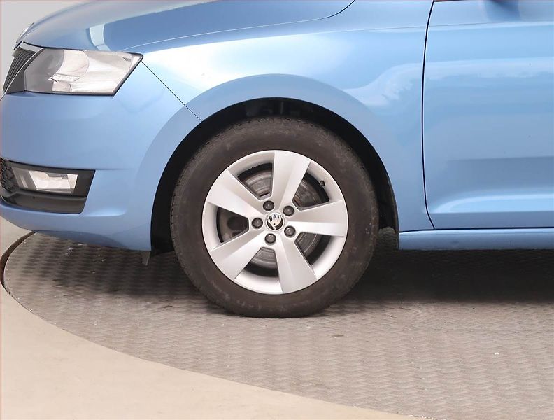 Škoda Rapid (2017) Spaceback 1.0 TSI - fotka 14 z 15