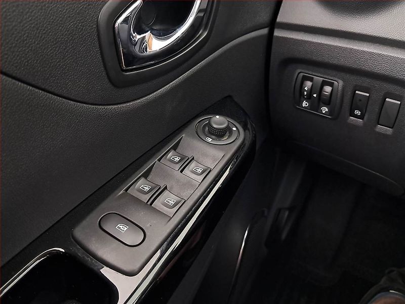 Renault Captur (2016) 1.2 TCe, Automat, ČR,1.maj - fotka 17 z 17