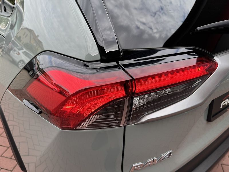 Toyota RAV4 (2023) 2.5HSD 4WD Hybrid Executive - fotka 43 z 49