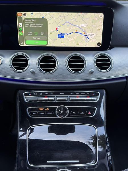 Mercedes-Benz Třídy E (2018) ODPOČTOVÝ Mercedes-Benz E 220d - fotka 7 z 15