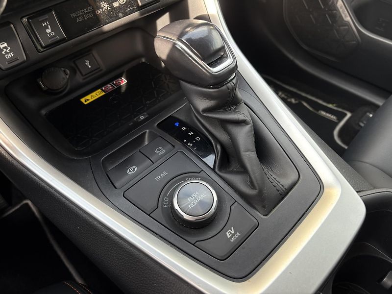 Toyota RAV4 2.5 HSD e-CVT AWD Adventure - fotka 20 z 22