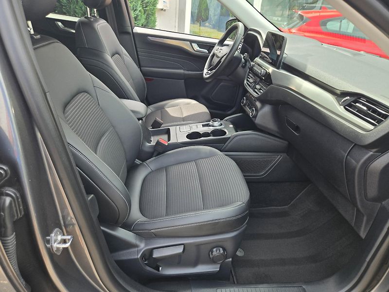 Ford Kuga (2022) Titanium X - 2,0 140kw/190k - - fotka 21 z 28