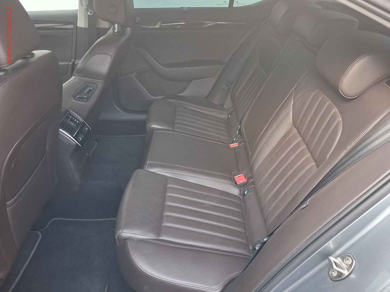 Škoda Superb (2016) 2.0TSI 4x4, ČR, DSG, navi - fotka 10 z 21