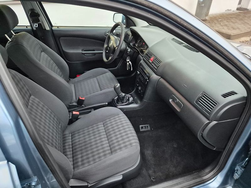 Škoda Octavia (2008) 1.6 MPI Zimáky,TOP - fotka 8 z 32