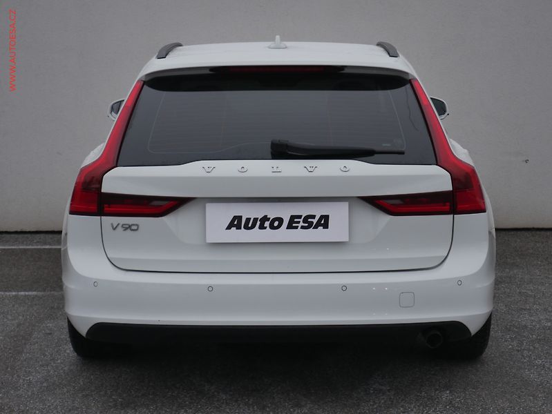Volvo V90 (2018) 2.0D, LED, TZ, park.asist - fotka 5 z 27