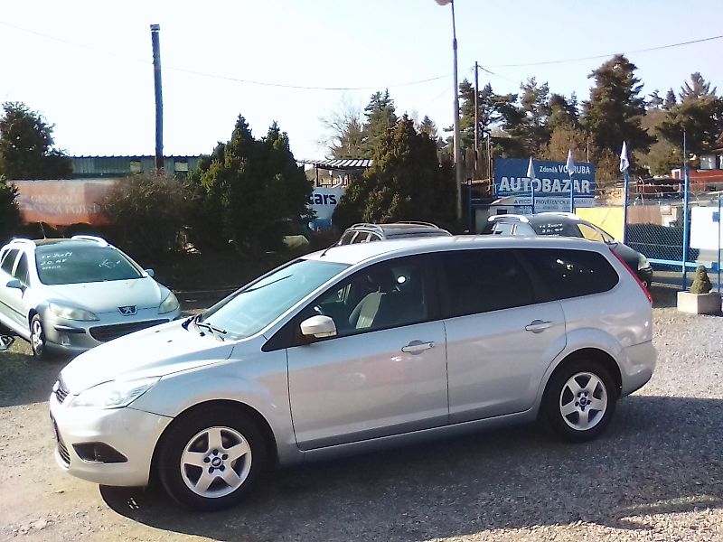 Ford Focus (2008) 1.6i 16V, kombi, 2.majitel - fotka 9 z 30