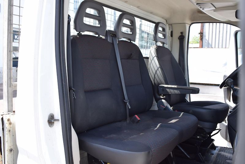 Peugeot Boxer (2015) 2.2HDI 96kw VALNÍK NAVI AC - fotka 31 z 35