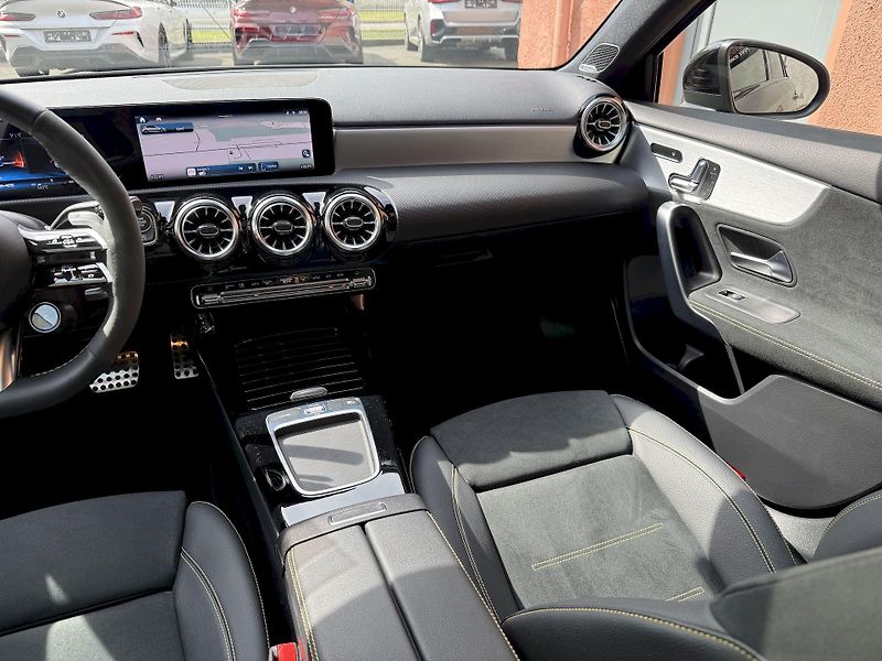 Mercedes-Benz Třídy A A45 AMG S 4Matic+ CZ Pano Gar+ - fotka 19 z 44