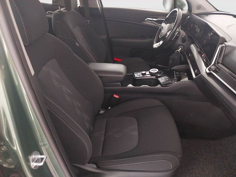 Kia Sportage (2023) 1.6 T-GDI MHEV - fotka 9 z 19