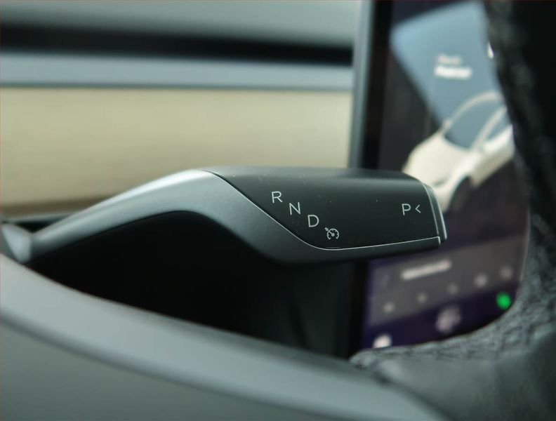 Tesla Model Y (2021) Long Range AWD 75kWh, SoH 92% - fotka 13 z 30