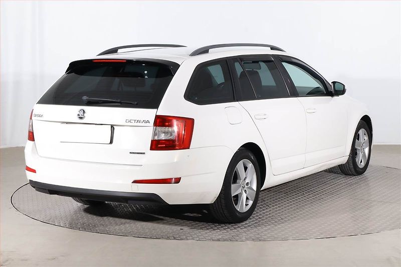 Škoda Octavia (2015) 1.6 TDI, Tempomat - fotka 5 z 21