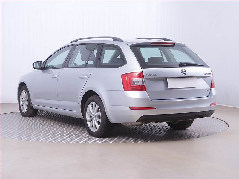 Škoda Octavia (2015) Ambition 2.0 TDI, 4X4 - fotka 4 z 14