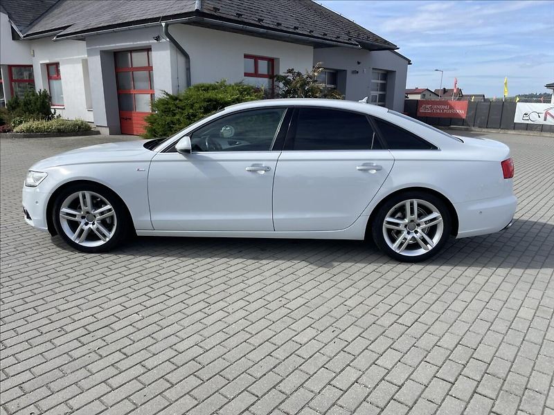 Audi A6 3,0 TDi 150kw S-Line Quattro - fotka 37 z 41