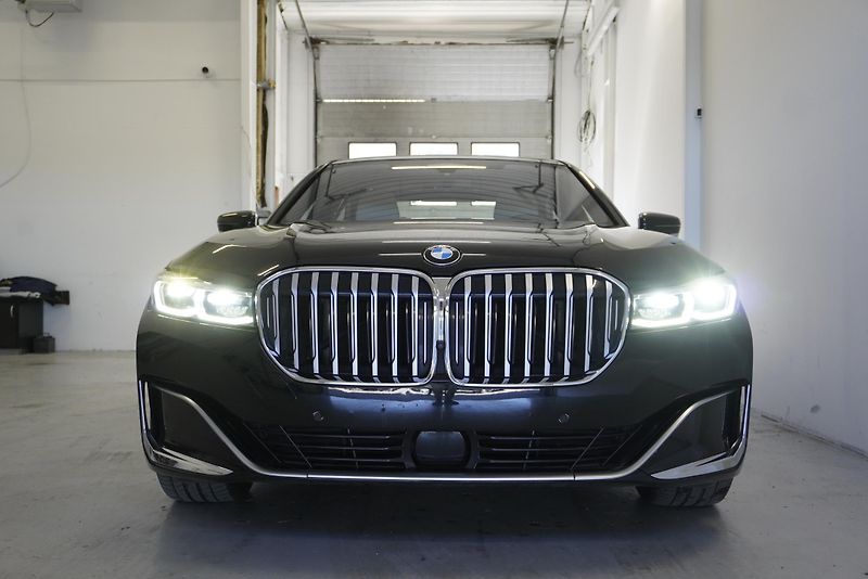 BMW Řada 7 (2020) 750I 4,4 XDRIVE STEPTRONIC - fotka 4 z 50