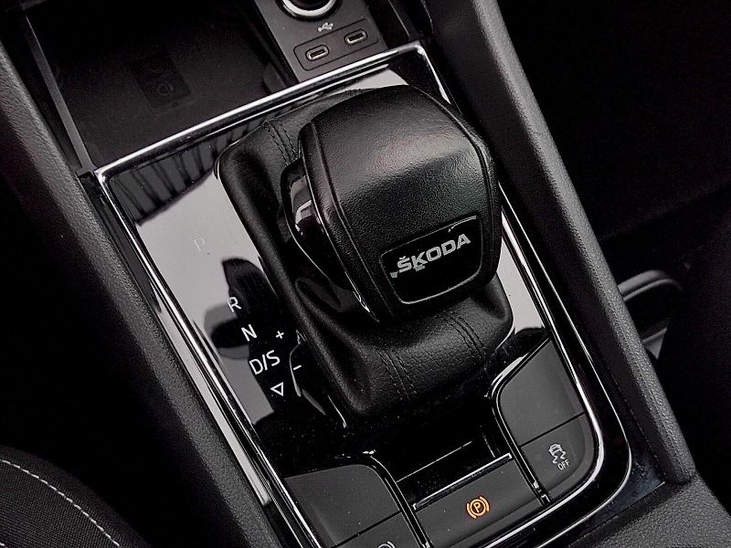 Škoda Karoq (2023) Ambition - Business 2,0 Tdi 85 - fotka 23 z 38