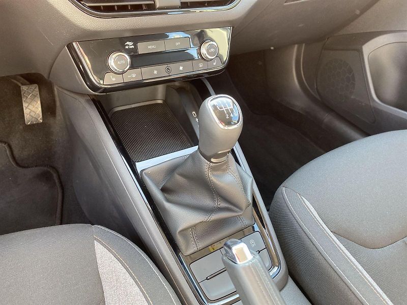 Škoda Kamiq (2025) 1.0 TSI Selection - fotka 23 z 30