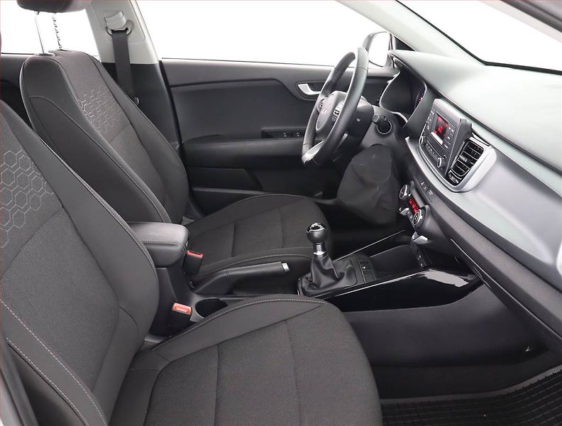 Kia Rio (2023) Exclusive 1.2 DPI, ČR,1.maj - fotka 9 z 21