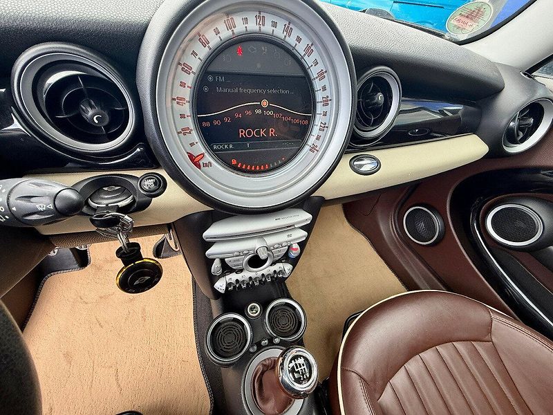 Mini Clubman (2008) Cooper S ClubMan 1.6T 128 - fotka 8 z 13