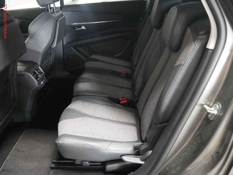 Peugeot 5008 (2017) 1.6 HDi, Active - fotka 10 z 23