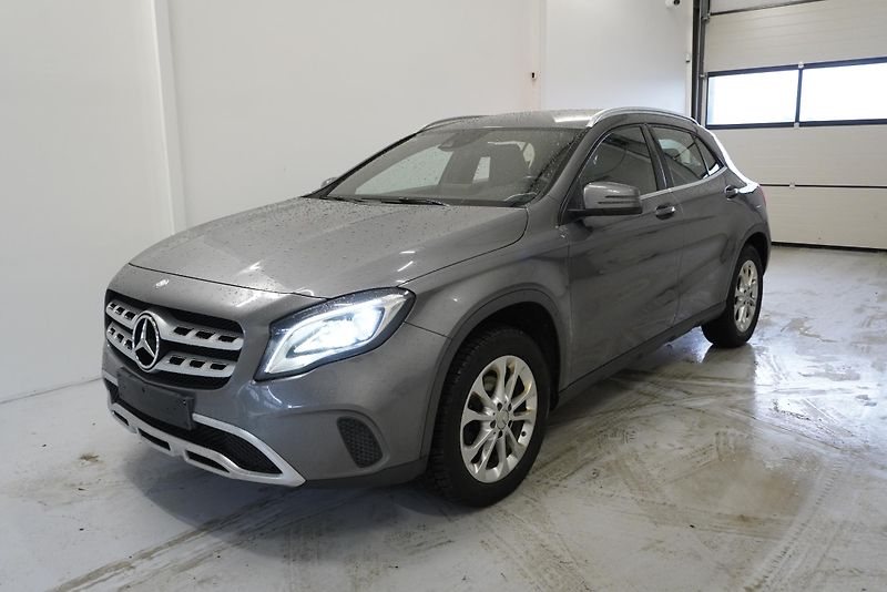 Mercedes-Benz GLA GLA220D 4MATIC AMG-LINE AUT. - fotka 1 z 28