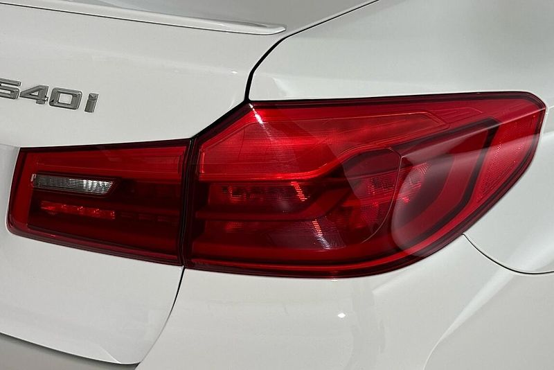 BMW Řada 5 540i xDrive - fotka 5 z 26