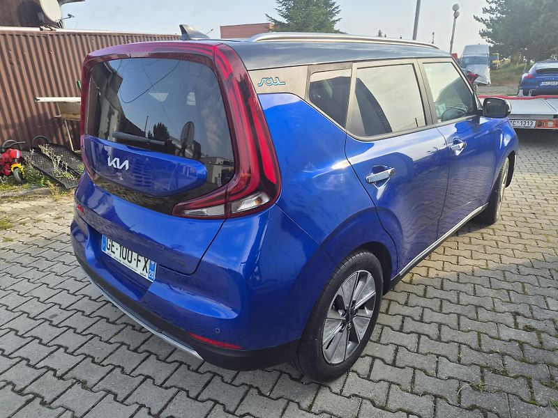 Kia e-Soul (2022) 150 Kw Executive - fotka 3 z 8