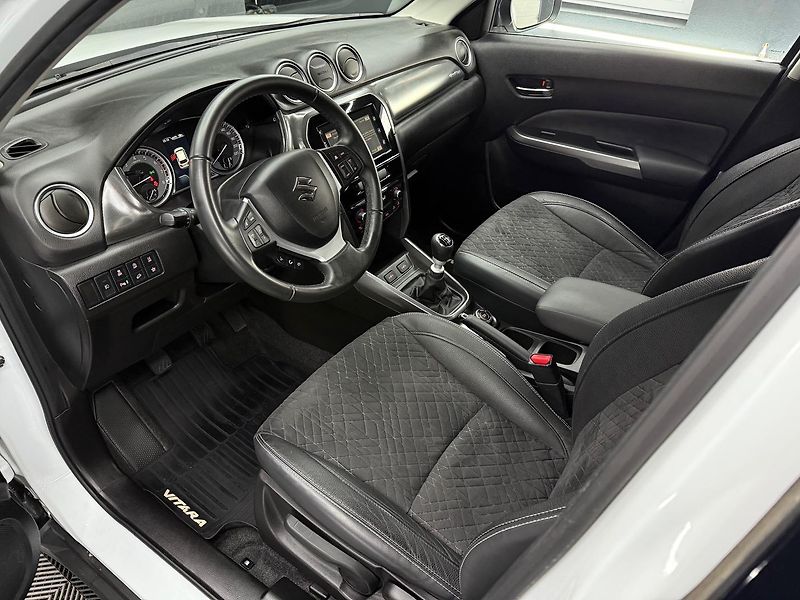Suzuki Vitara (2023) 1.4 BoosterJet Mildhybrid Prem - fotka 8 z 29