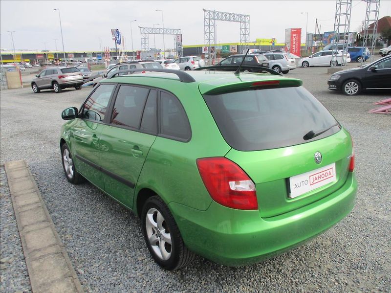 Škoda Fabia 1,2 TSI, klimatizace, serviska - fotka 6 z 33