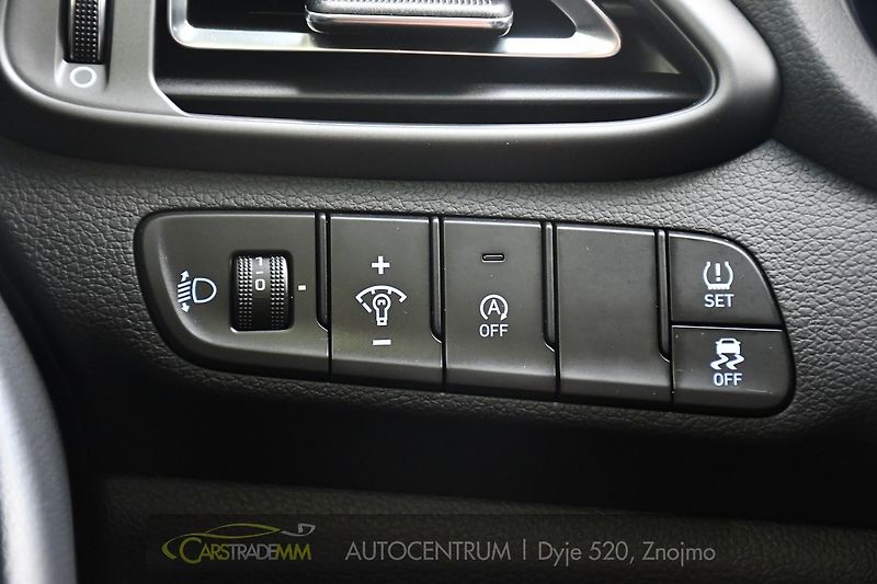 Hyundai i30 1.0T-GDI ČR FAMILY SMART DCT - fotka 26 z 52