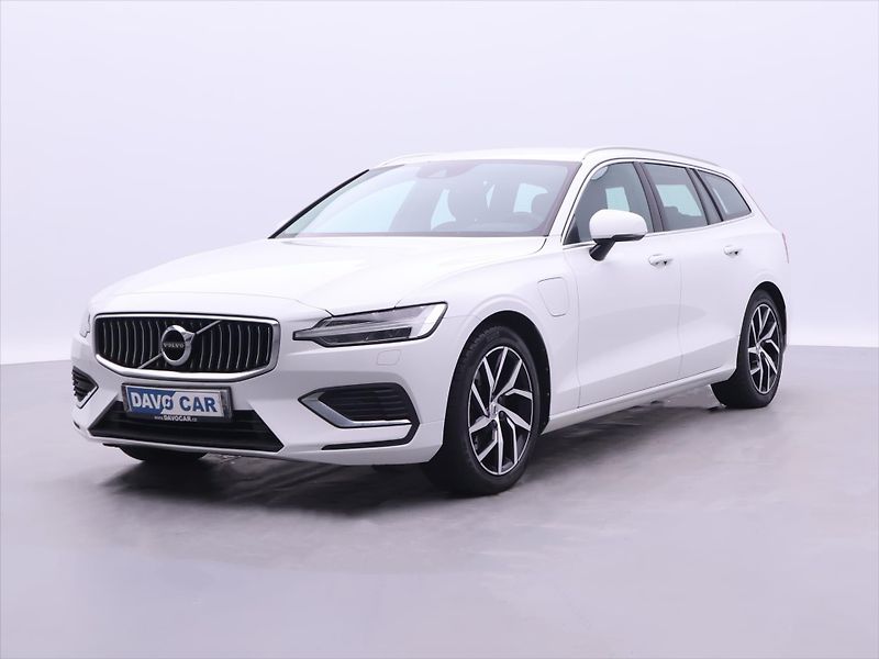 Volvo V60 2,0 B5 AWD Momentum Pro AT DPH - fotka 3 z 29