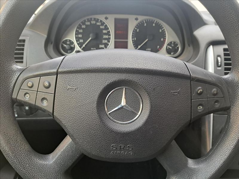 Mercedes-Benz Třídy B B180 i   1,7 - fotka 30 z 35