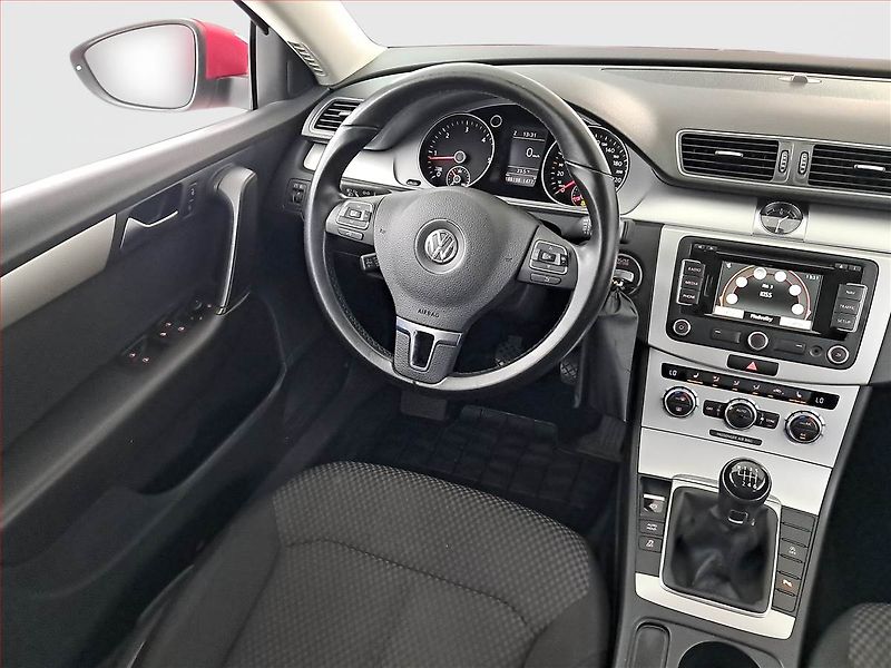 Volkswagen Passat (2014) 1.6 TDI, Navi, Tempomat - fotka 7 z 14