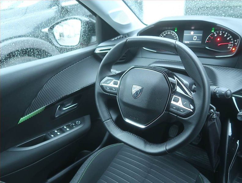 Peugeot 208 (2024) 1.2 PureTech, Tempomat - fotka 7 z 15