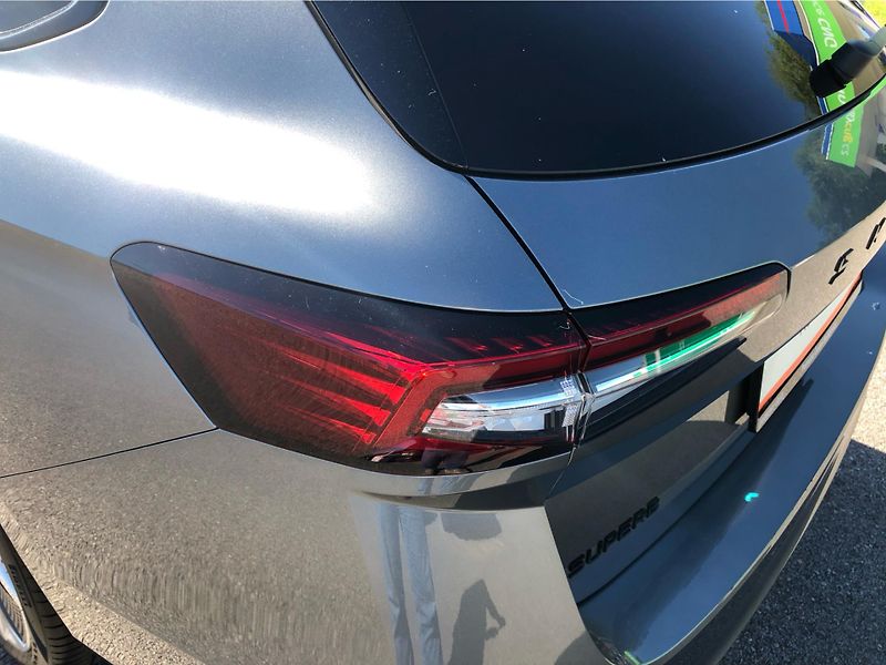 Škoda Superb Combi 2.0 TDi DSG 7st. SPORTLI - fotka 25 z 30