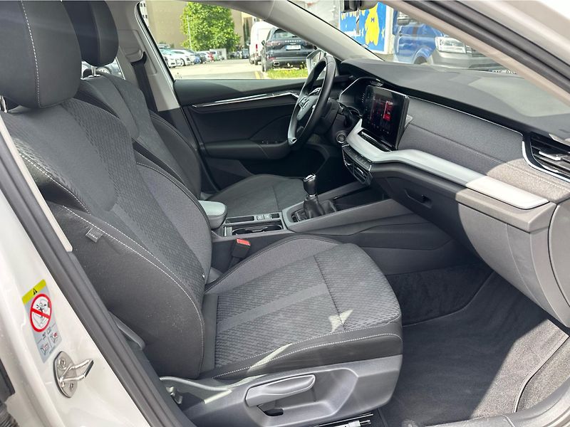 Škoda Octavia Combi STY TS 110/1.5 M6F - fotka 16 z 23
