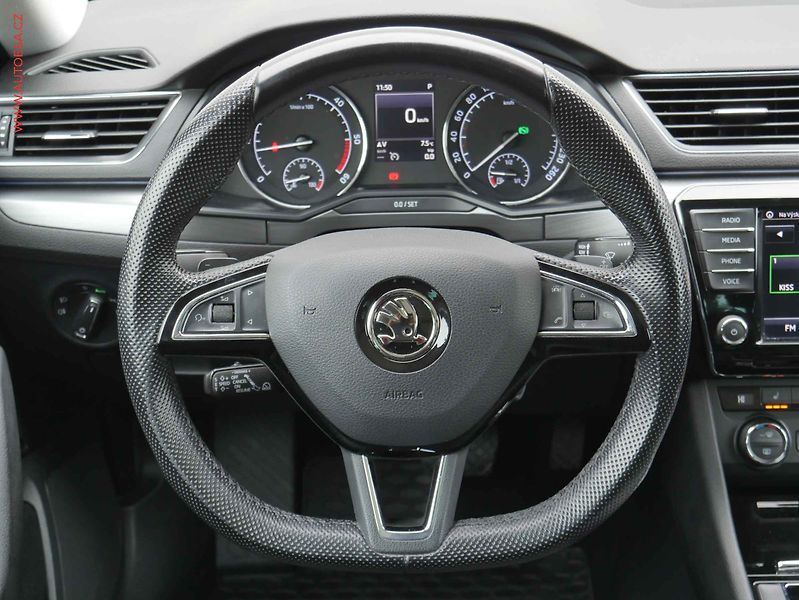 Škoda Superb (2017) 1.6TDi, Style, DSG, bixen - fotka 14 z 21