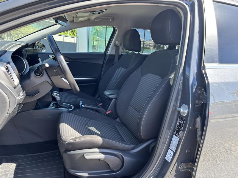 Kia Ceed 1,5 TGDi AT TOP PLNÝservisKIA - fotka 10 z 44
