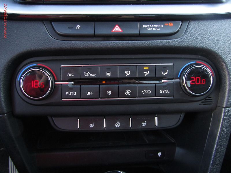 Kia XCeed (2020) 1.4 T-GDi, ČR, LED, navi - fotka 14 z 21
