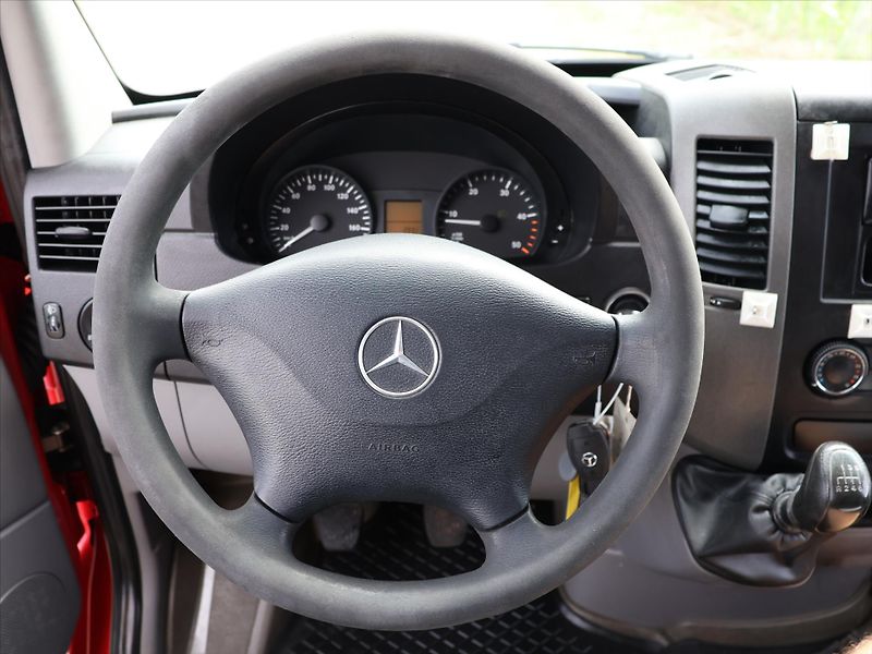 Mercedes-Benz Sprinter 2,1 CDI 120kW CZ DPH - fotka 14 z 29