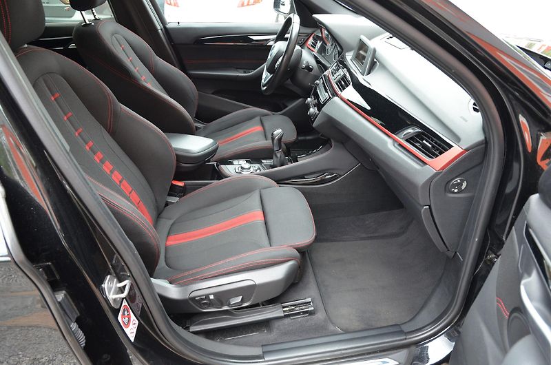 BMW X1 (2015) sDrive 18d 110kW SPORT / LED - fotka 12 z 39