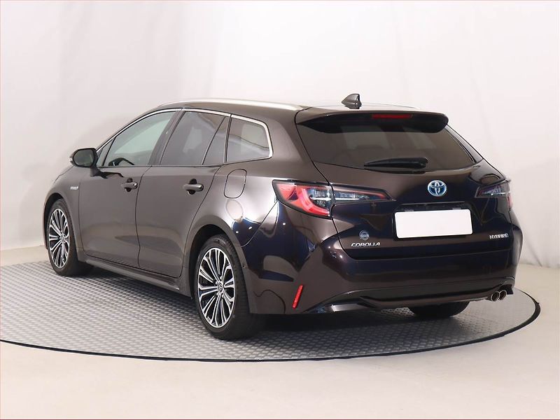 Toyota Corolla (2020) Executive 2.0 Hybrid - fotka 4 z 21